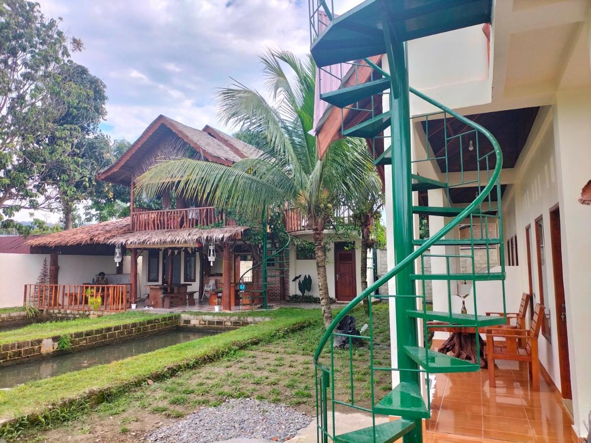 Sumatra Expedition Lodge Bukit Lawang Exterior photo
