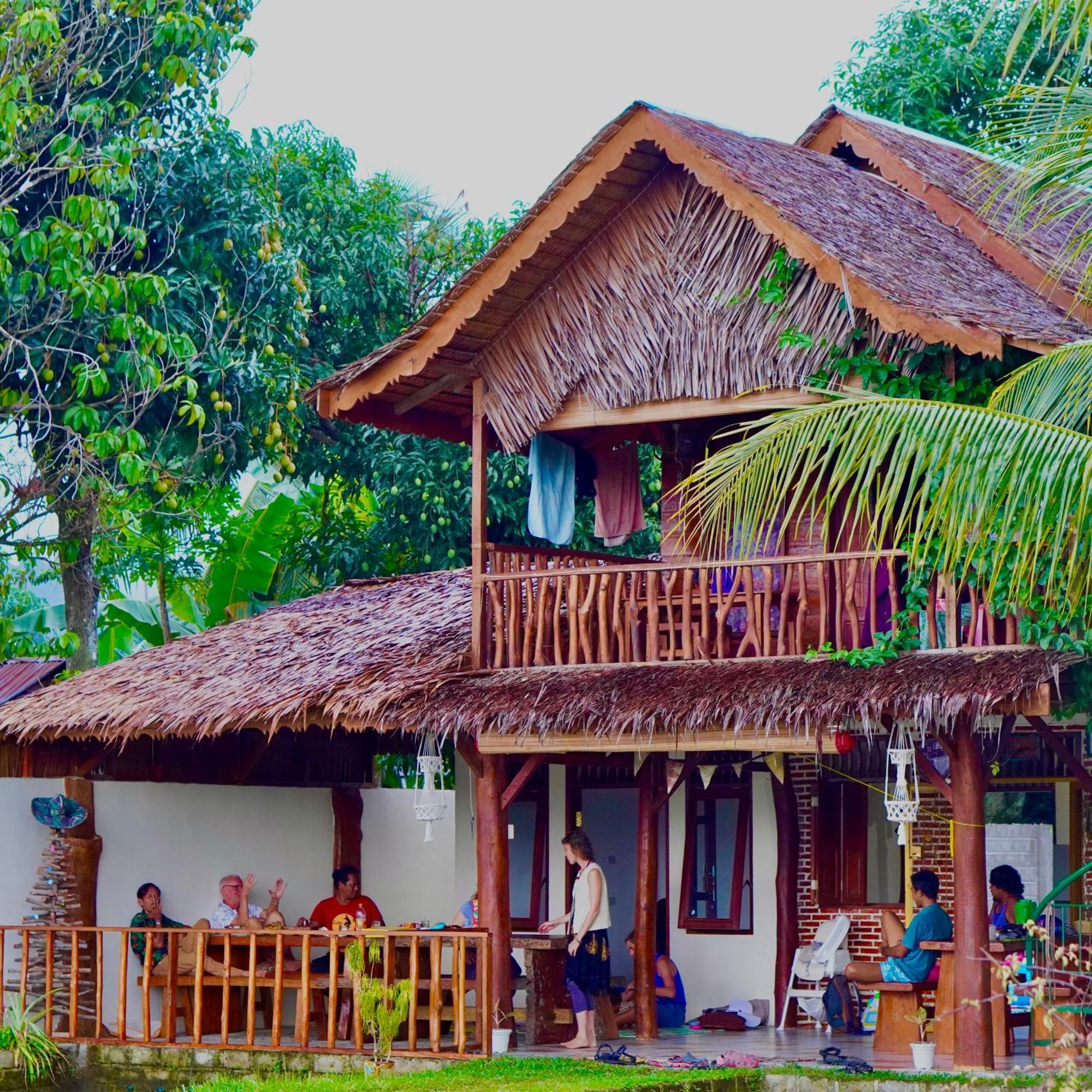 Sumatra Expedition Lodge Bukit Lawang Exterior photo