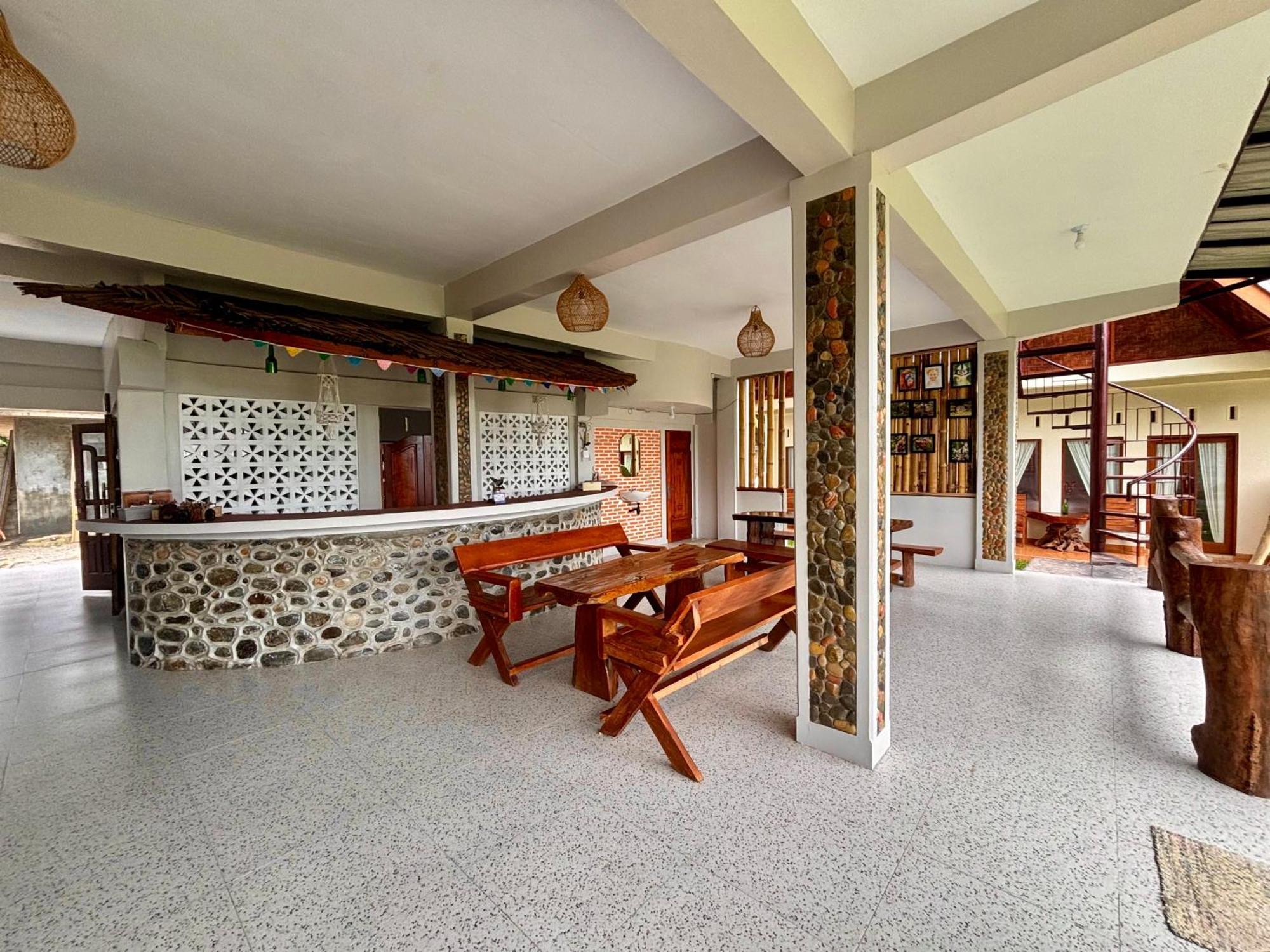 Sumatra Expedition Lodge Bukit Lawang Exterior photo