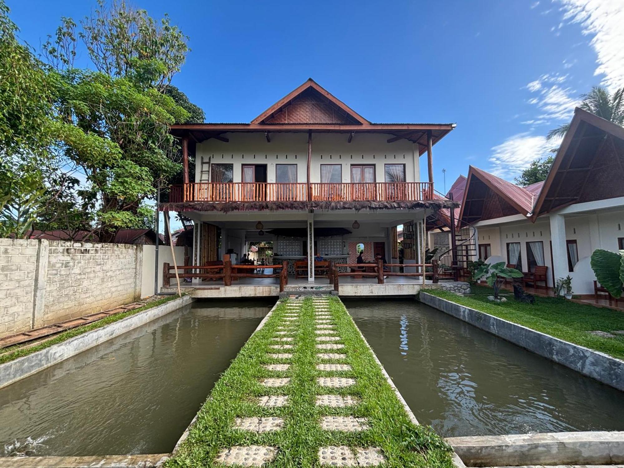 Sumatra Expedition Lodge Bukit Lawang Exterior photo